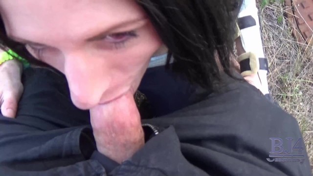 Covid curfew doesnt stop from sucking dick. Public bj. 20