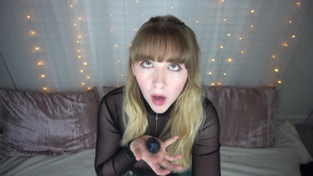 Bite extraterrestre deepthroat et ponte d'oeuf