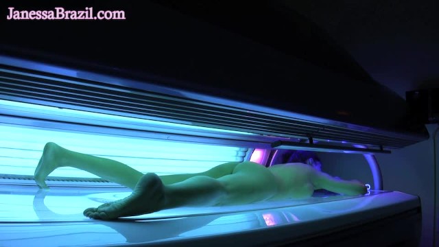 Playing with my Pussy in the tanning bed 19