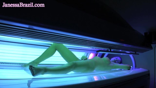Playing with my Pussy in the tanning bed 19