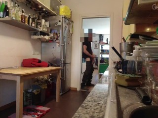 La casalinga Milf si prende il cazzo dell'idraulico. Super dialoghi italiani