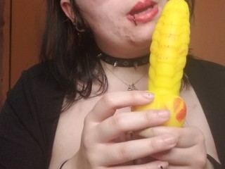 Goth does lipstick play with_a dragon_dildo