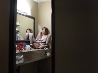 PEEPING TOM_Watches ErinEvelyn_Masturbate On The Hotel Bathroom Counter
