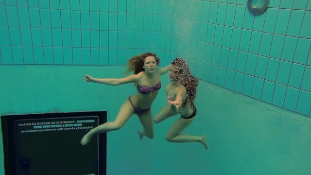 Katka and Kristy underwater swimming babes