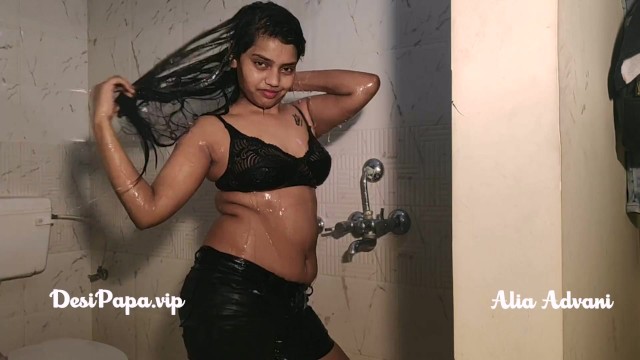 Indian College Girl Alia Advani in Shower - Pornhub.com