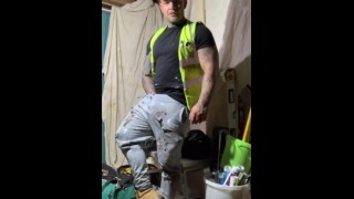 Squirt Andyleexxx A Tradie Builder Wanks Off On The Construction Site