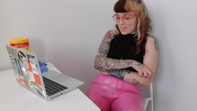SISTERS FRIEND TEASES YOU WITH SOLES AND LATEX GLOVES teaser 8