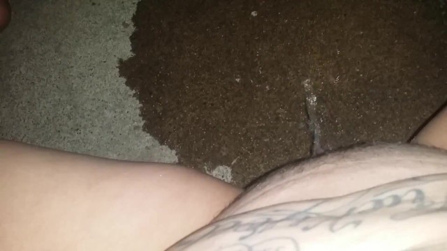 Amateur;Big Tits;MILF;Exclusive;Verified Amateurs;Old/Young;Solo Female;Tattooed Women peeing-girls, outside