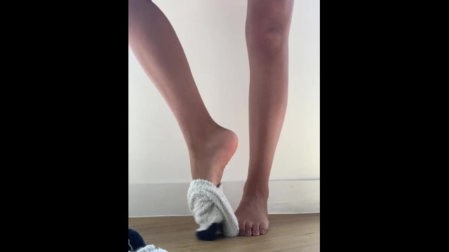 Slipper Socks Porn - Cute Teen Strips off Dirty Smelly Stinky Socks and Slippers | FOOT FETISH |  SMELLY SOCKS - Pornhub.com