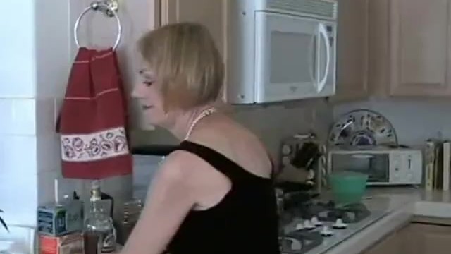 Sucking In The Kitchen With Grandma 8