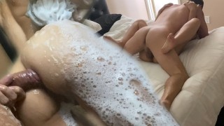 Showering Leads to Hot Morning Sex & Creampie!