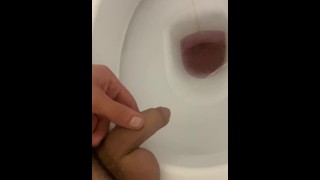 Amature Pissing Sexy Guy