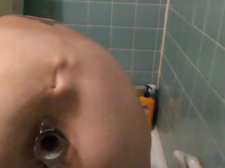 Willamina_plays with herself then has_a sparkling anal finish and pisses