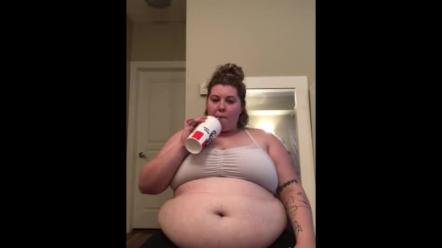 Cooking split chicken breasts Sexy bbw eats a lot of greasy fried chicken