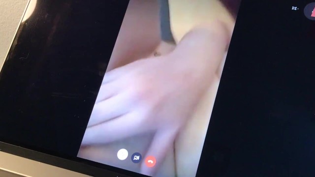 Milf española gorda teniendo cibersexo con un fan que le graba y le manda el video 19