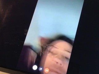 MILF española curvy se deja_grabar por un_fan teniendo cibersexo por la webcam