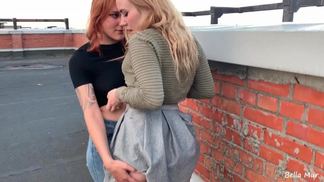 Girlfriends having sex on the roof - Bella Mur