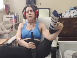 Cumming To Music With Headphones On
