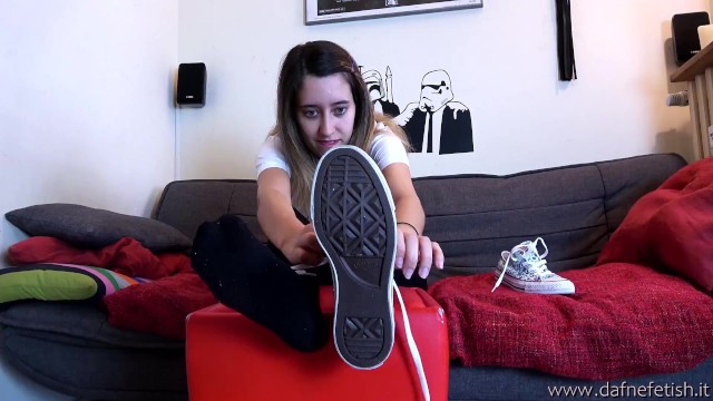 Susy smelling and licking her own feet COMPLETE VIDEO 8