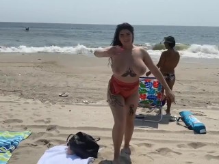 GIRL GOES NUDE AT THE BEACH!!!