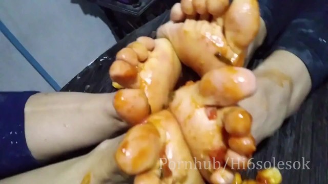 Two Amazons feet footsie, food crush GNOCCHI and toelocking