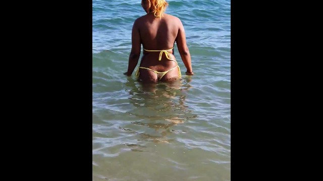 Ebony Ocean Porn - Sexy Ebony in a MICRO BIKINI on the BEACH - CANDID - Pornhub.com