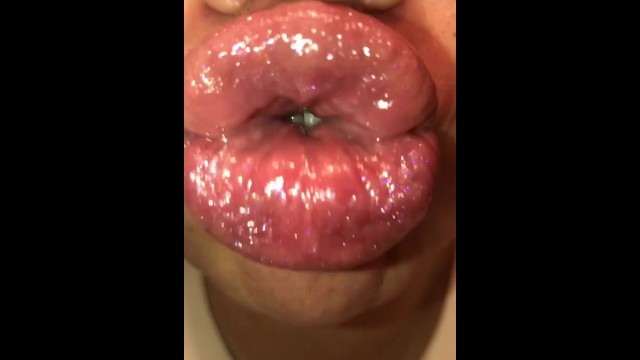 Glitter Lips Teaser 1