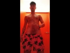 Slow motion amateur vid Jerk off at a waterpark toilet - Bonus at the end : Sound of dropping cum