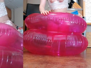 Live Cam girl recorded herself trying to_deflate her pink air chair for the firsttime