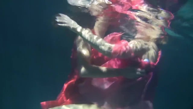 Lilia Mihalkova and Natalia Kupalka underwater lesbians