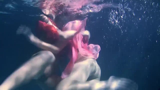 Lilia Mihalkova and Natalia Kupalka underwater lesbians