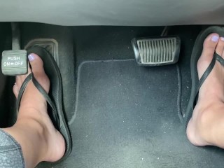 Cute Feet Driving in Flip Flop_Sandals Pedal Pumping