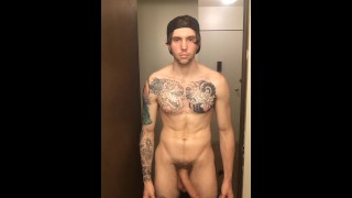 Huge Cock 9-Inch Cock Exsposed And Cumshot By A Youtuber