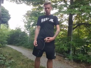 Outdoors pissing, smoking and freeballing in Berlin
