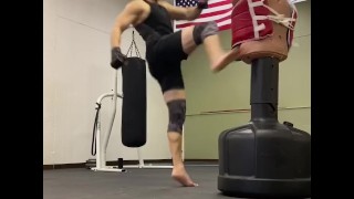 Footjob Kickboxer With Mucsle Studs And Perfect Feet