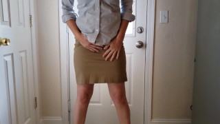 How to make a naughty entrance! Lots of pee in a tight skirt