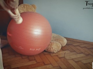 Sporty teen with slim body masturbate her_pussy on a fitness ball - Tacy Tight