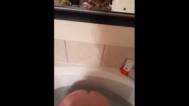 Babymomma sucking my BBC before she takes a bath 8