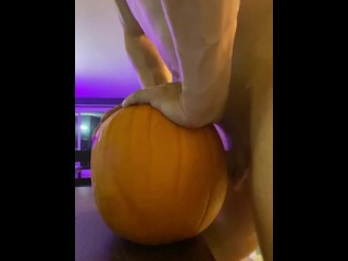 NPC Classic Physique_Bodybuilder Johny Thunder fucks a pumpkin