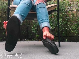 Shoe_Dangling to Satisfy your Foot Fetish