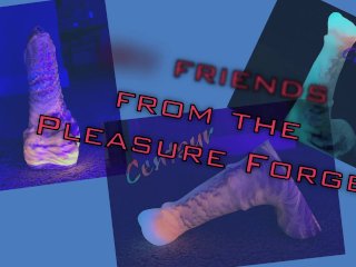 Jareth Stone Stretches His Ass With 2 Dildos