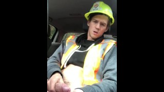 Solo Twink Construction Worker Is A Jerk And Eats Cumulus