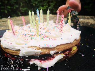 Cake Squishing To Satisfy Your Foot Fetish
