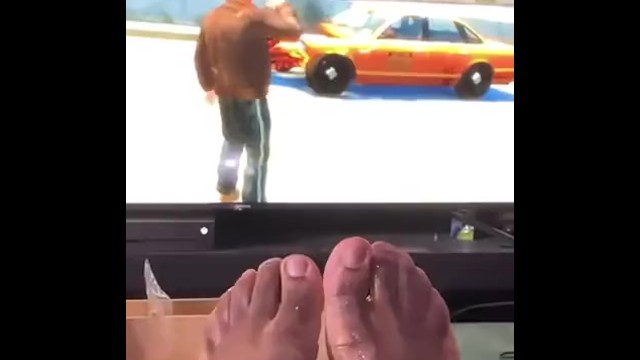 DavevsDee Cum all over my Toes!! 