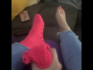 Amateur sock job foot job with cum into socks_and wearing_them after runnerbean87