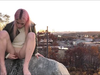 MAKING PUSSY_SQUIRT WHILE EVERYONE WORKS BELOW // ISABELLAFERN_//
