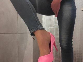 Wetting My JenasAll Go to My Shoes I Show You When Get Off My High_Heels and Rub My Clit by_Heels