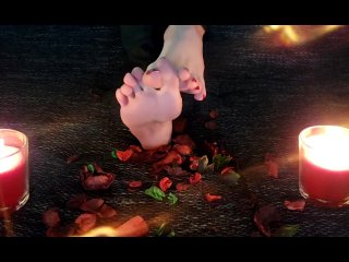 ASMR_Feet Fetish Video - Teading and Seductive Feet Playing_with Dried Leaves, Leather_Pants and Glo