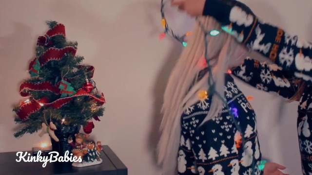 Dress Up the Christmas Tree 