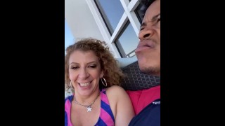 Sara Jay & Lil D Smoke Een Blunt & Talk Porn